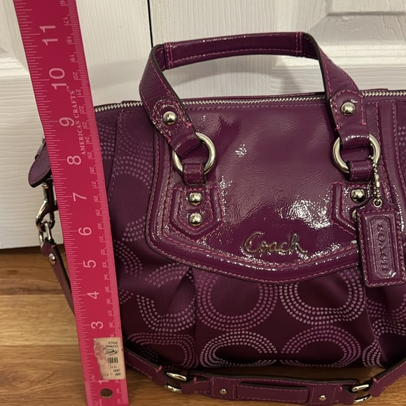 Coach purple hand bag - Picture 3 of 9